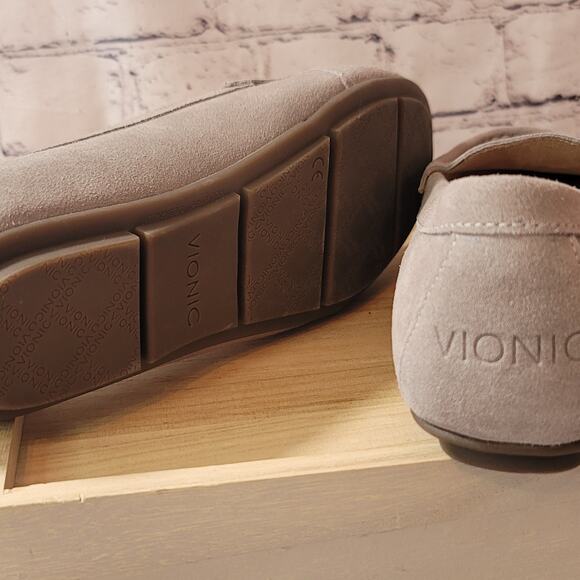 Vionic- Debbie Suede Loafer- Size 6- Gray in color - Picture 6 of 7